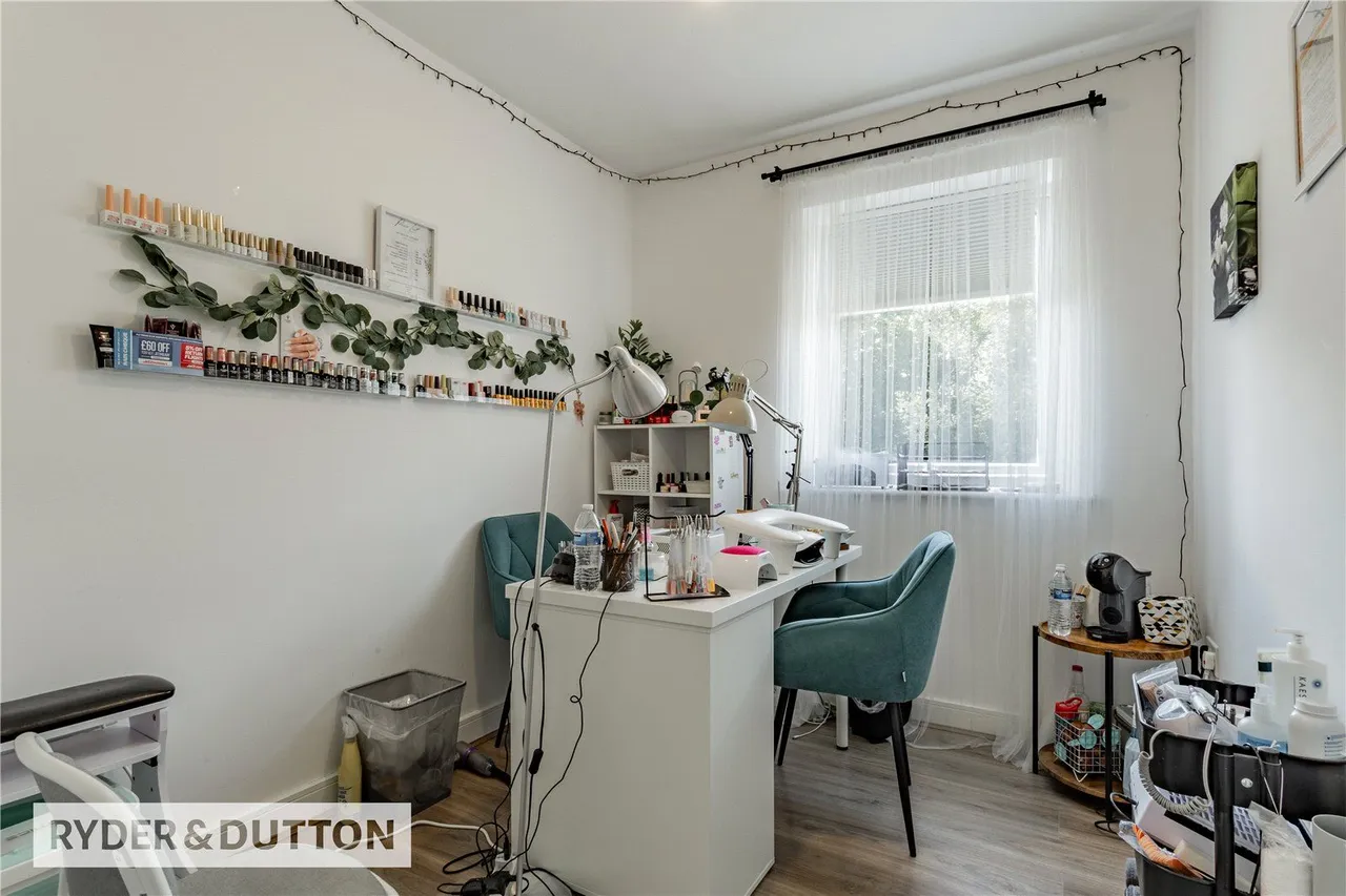 Kersal Drive, Middleton, M24, photo 17