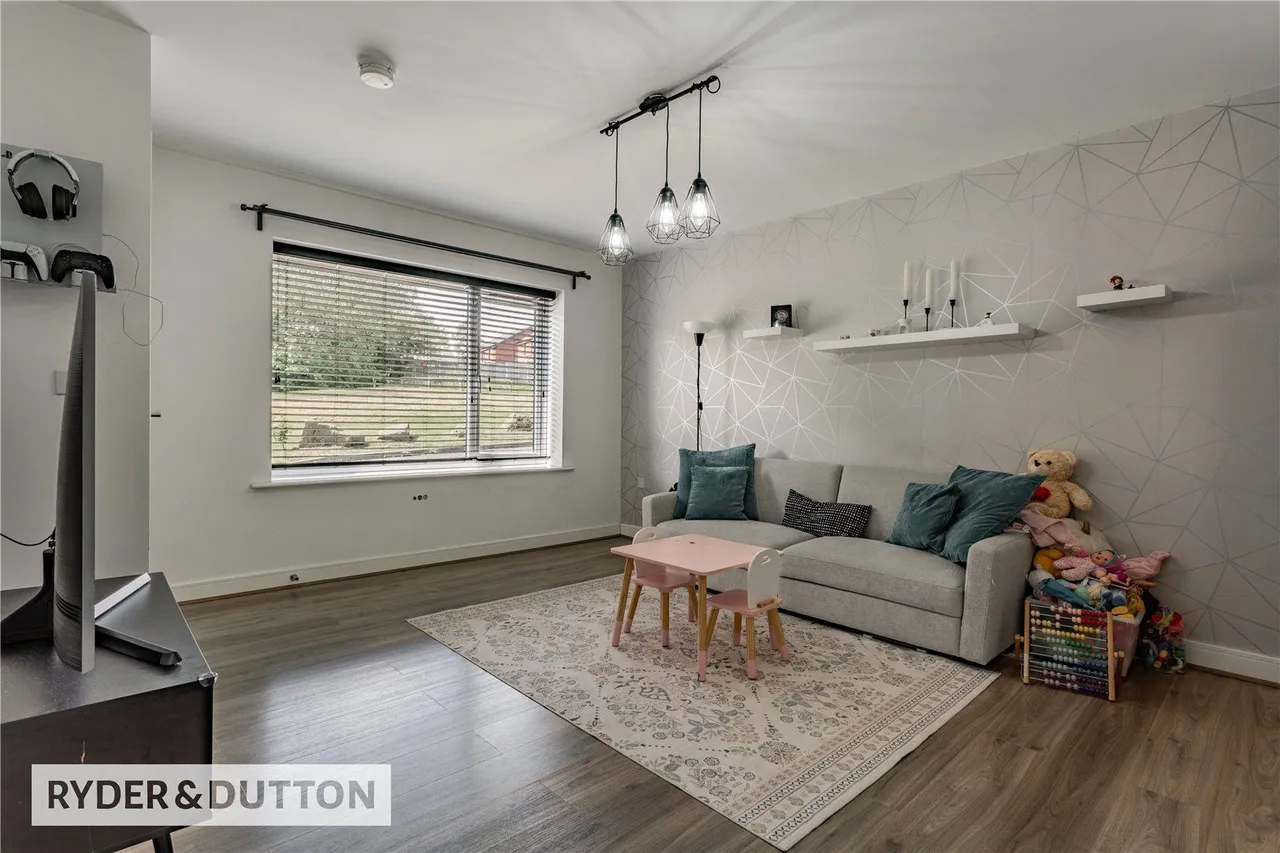 Kersal Drive, Middleton, M24, photo 8