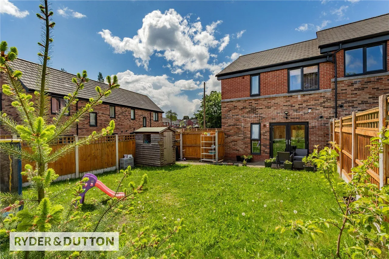 Kersal Drive, Middleton, M24, photo 7
