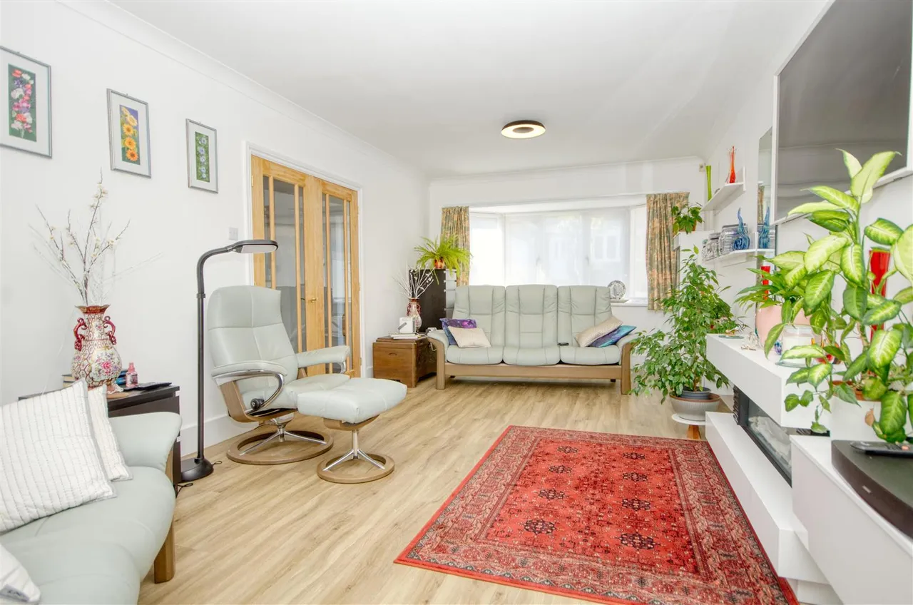 Kenilworth Gardens, West End, Southampton, SO30 3RE, photo 3