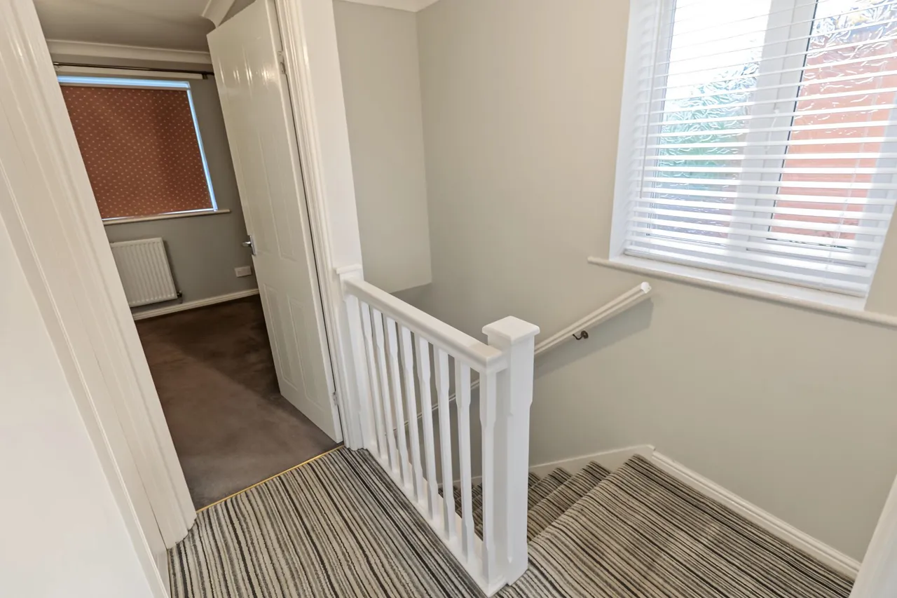Bainbridge Avenue, Lowton, WA3, photo 11