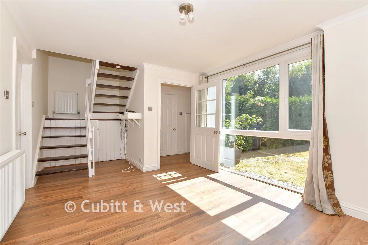 Dover Court, Cranleigh, GU6, photo 4