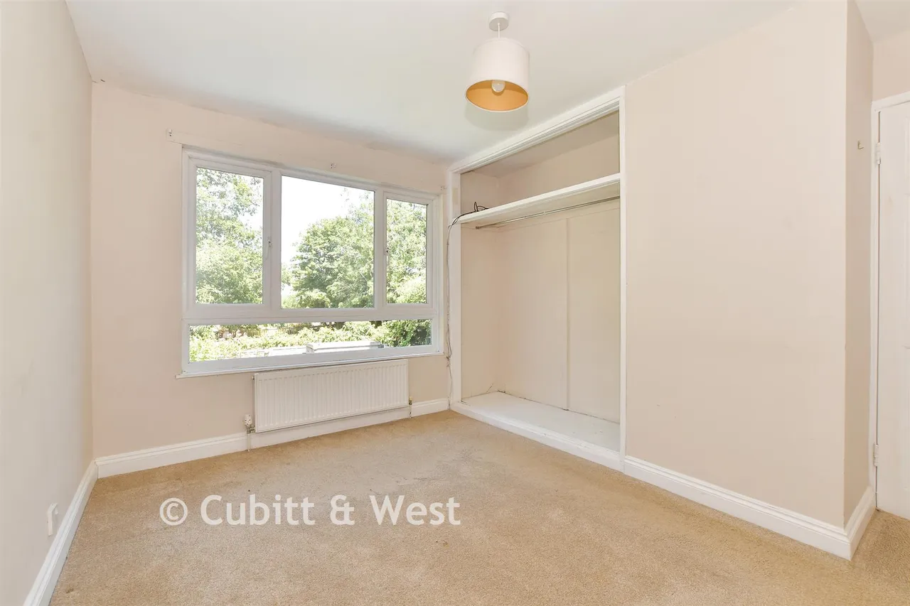 Dover Court, Cranleigh, GU6, photo 12
