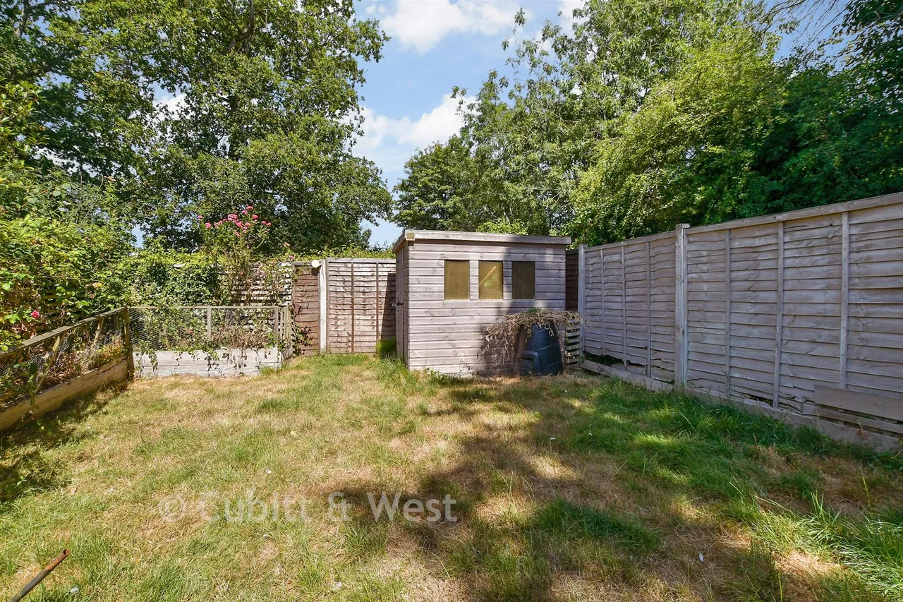 Dover Court, Cranleigh, GU6, photo 14