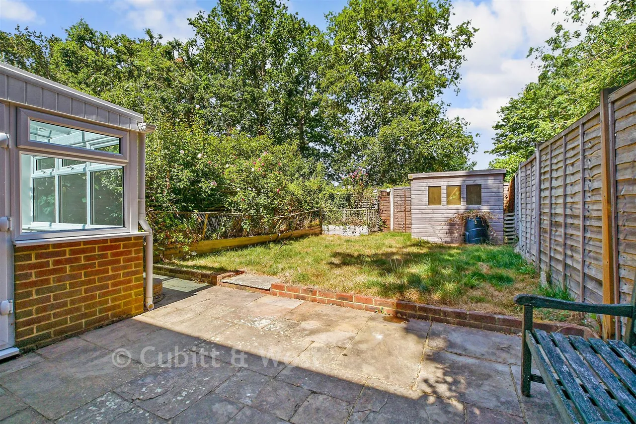Dover Court, Cranleigh, GU6, photo 15