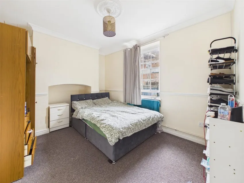 London Road, Gloucester, photo 8
