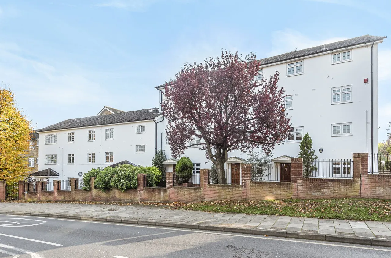 3 bed flat for sale, Augustus Road, Southfields, SW19