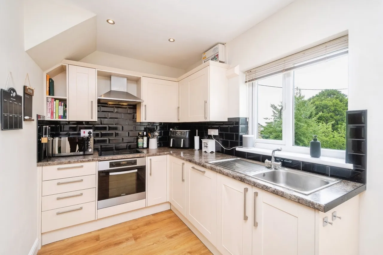 Bromfield Crescent, Truro, TR2, photo 11
