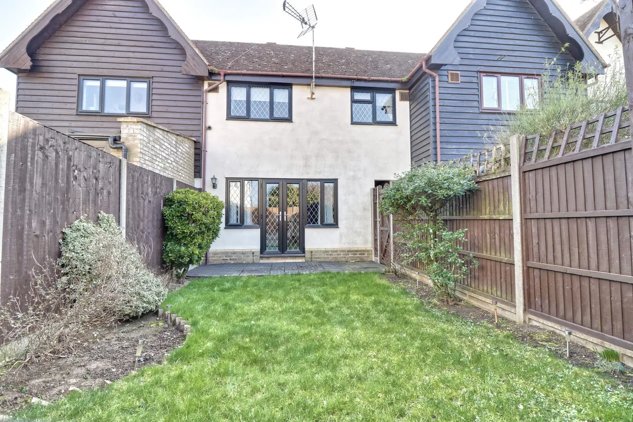 Beehive Court, Hatfield Heath, CM22, photo 10