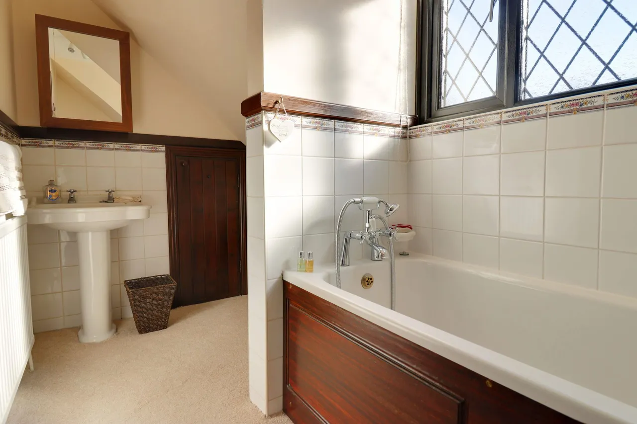 Beehive Court, Hatfield Heath, CM22, photo 9
