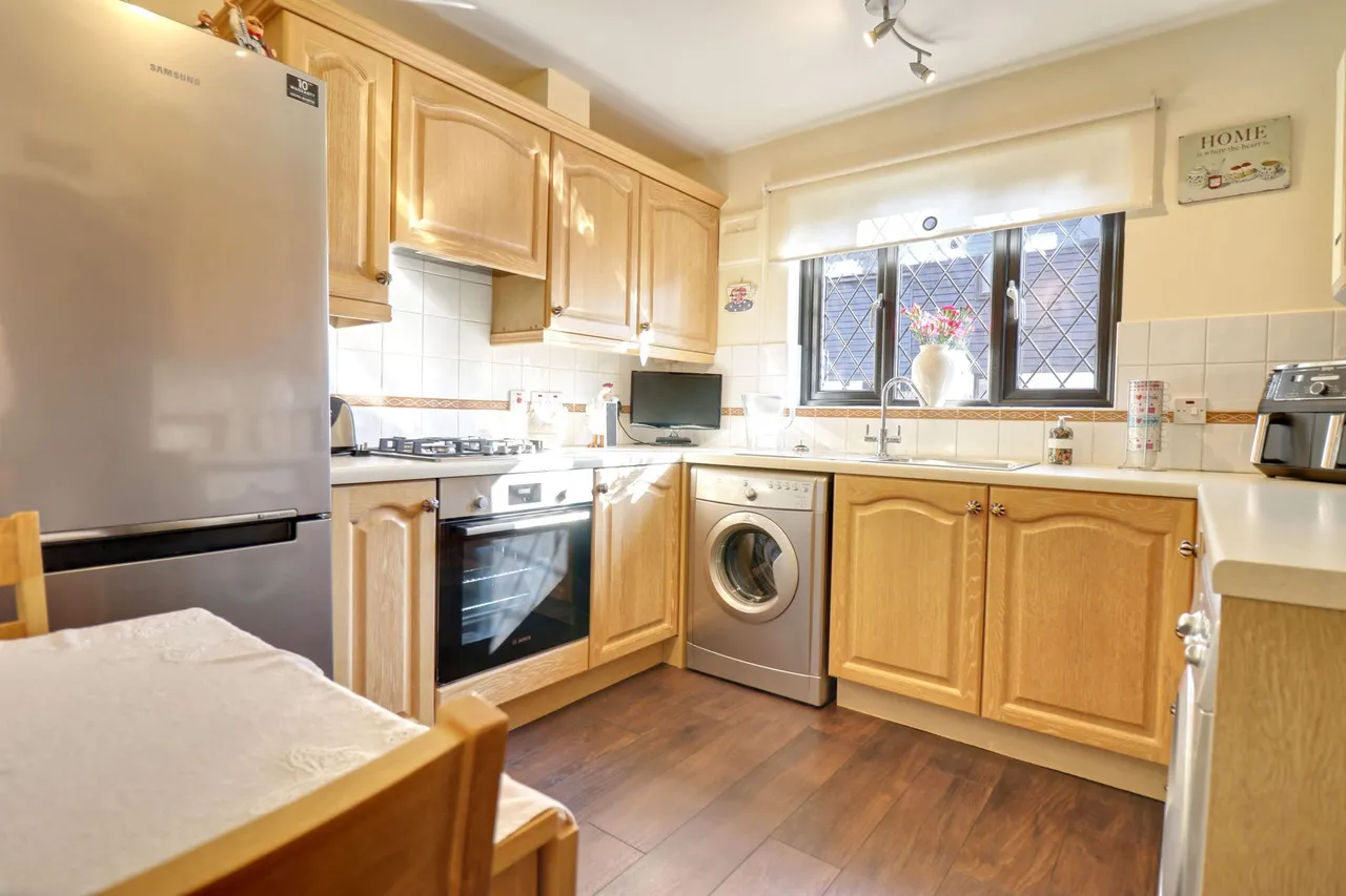 Beehive Court, Hatfield Heath, CM22, photo 4
