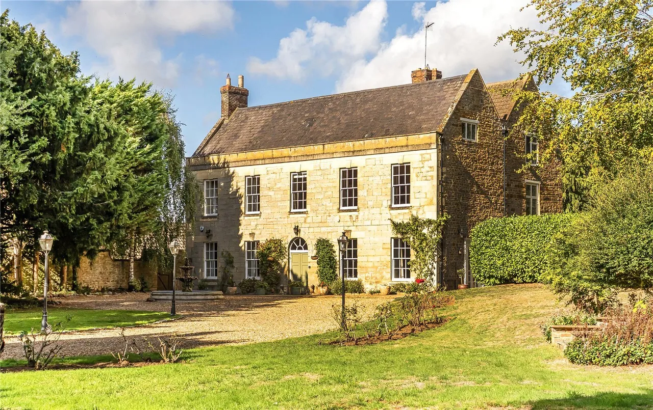 7 bed property for sale, Elwes Way, Great Billing Village, NN3