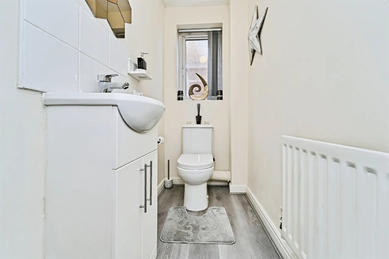 Edwin Phillips Drive, West Bromwich, photo 9