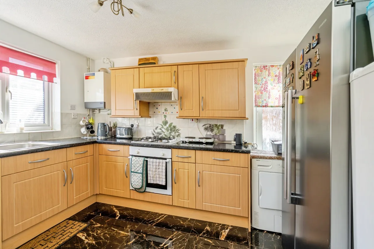 Marlborough Close, Chichester, PO19, photo 6