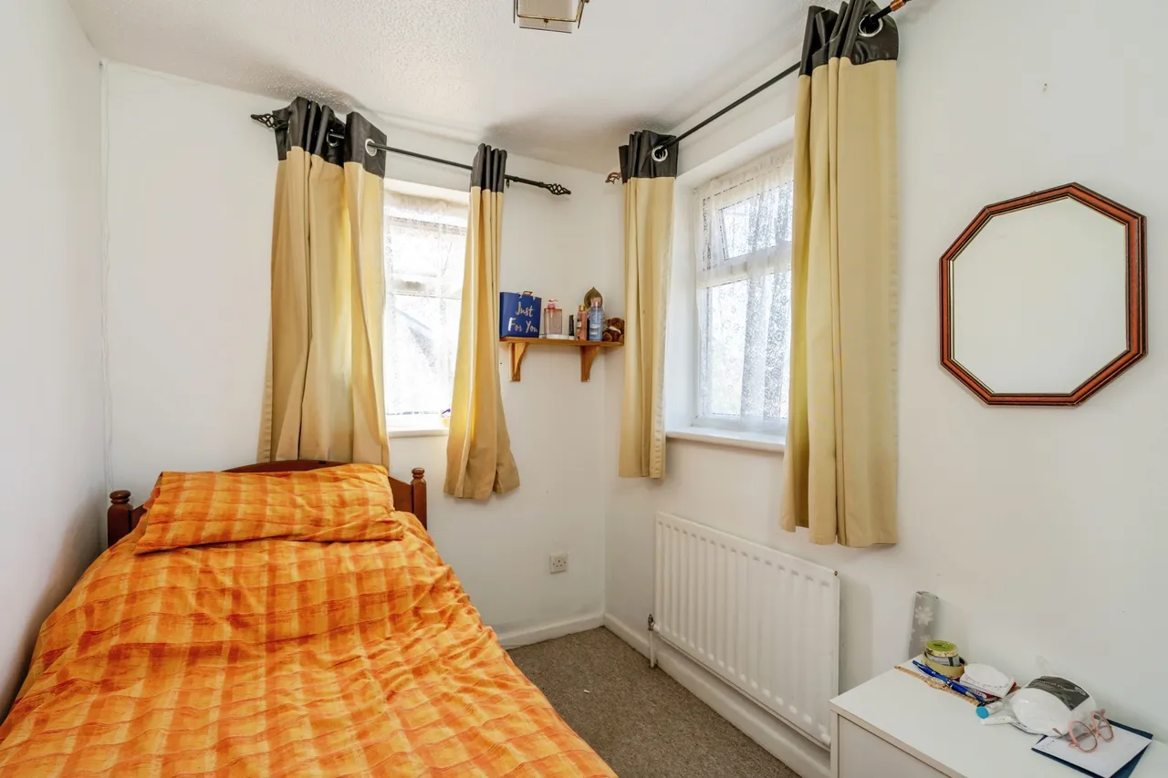 Marlborough Close, Chichester, PO19, photo 14