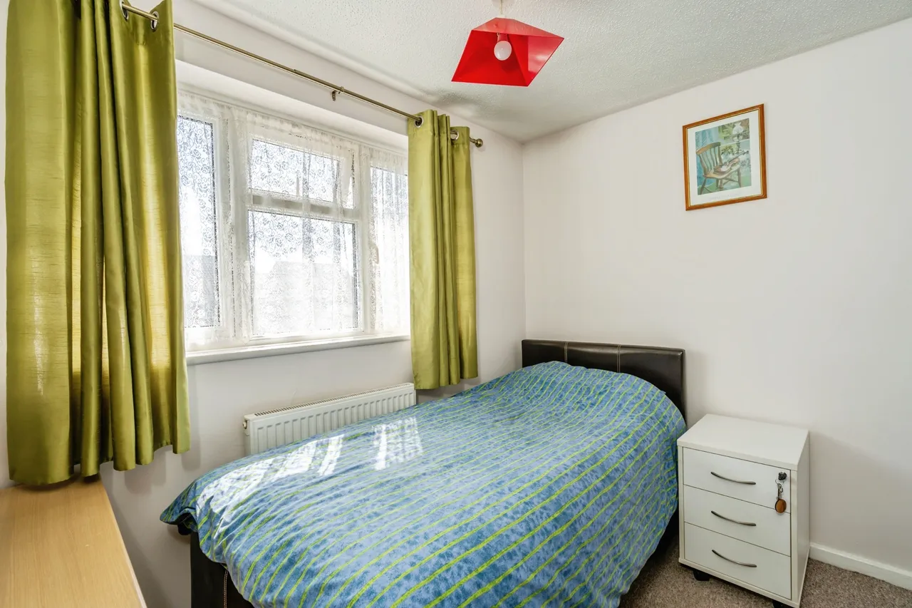 Marlborough Close, Chichester, PO19, photo 13
