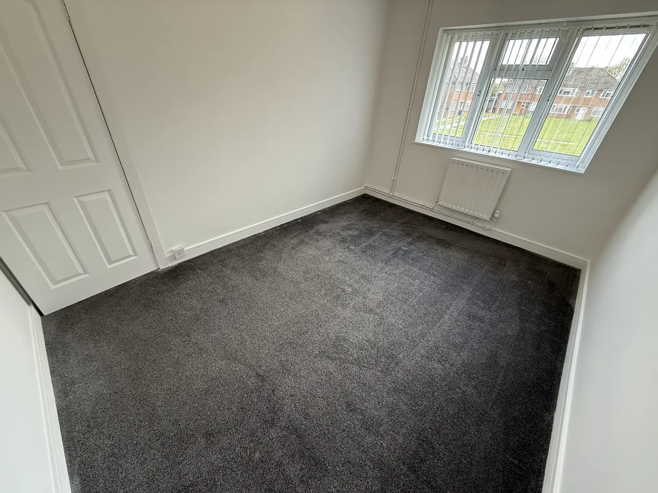 Spinney Crescent, LU6, photo 9