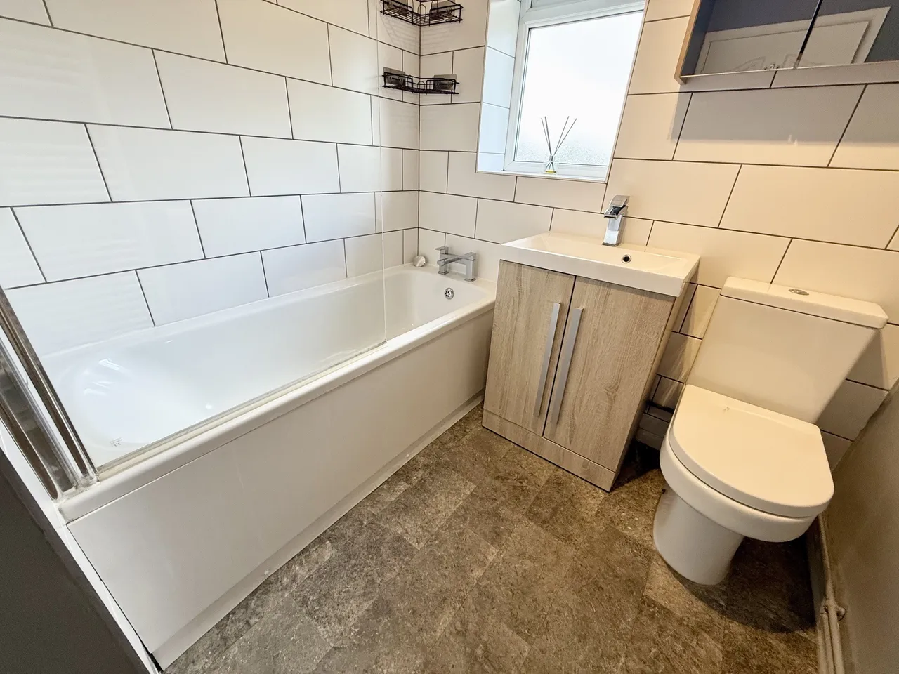 Spinney Crescent, LU6, photo 3