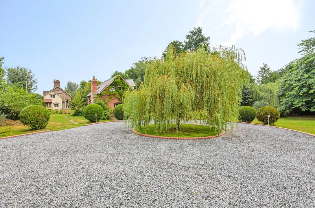 House with Annexe and Land, Adleymoor, Craven Arms, photo 46