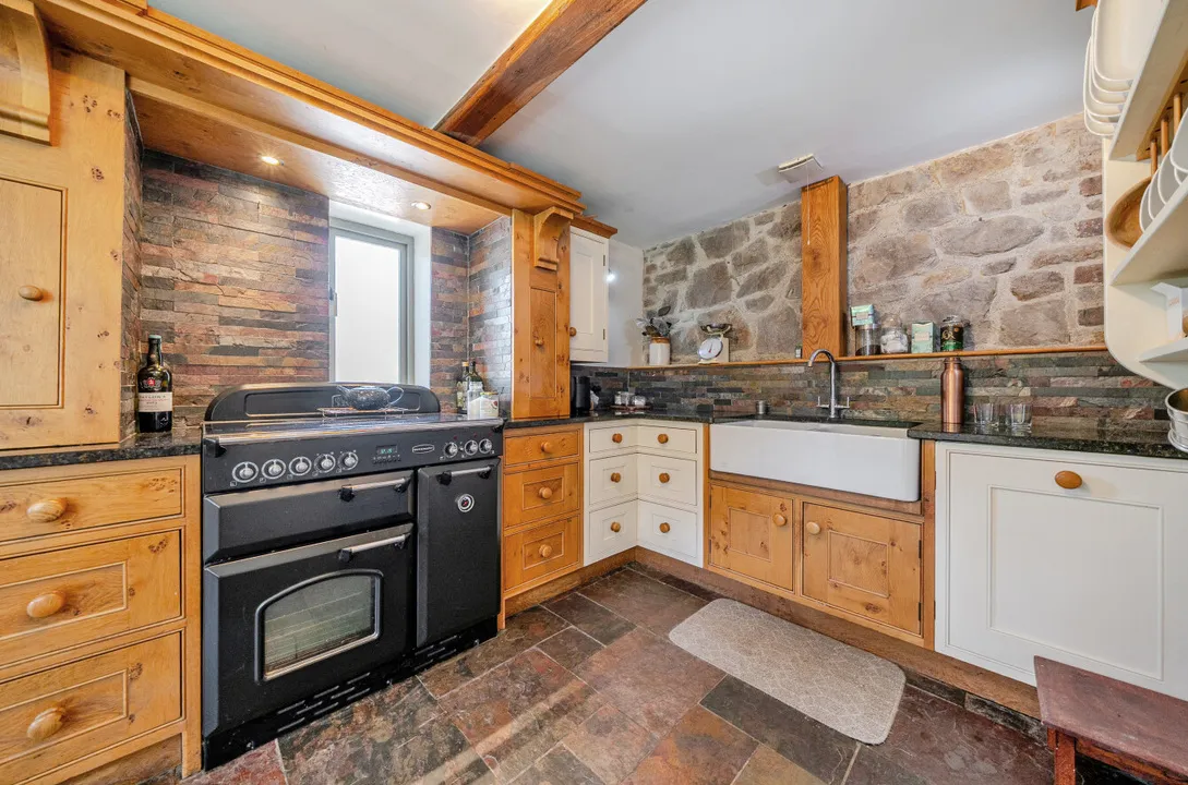 House with Annexe and Land, Adleymoor, Craven Arms, photo 3