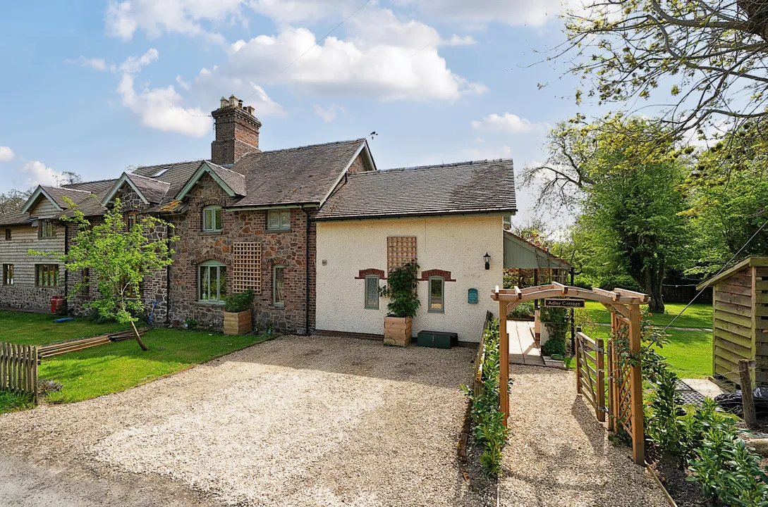 House with Annexe and Land, Adleymoor, Craven Arms, photo 27