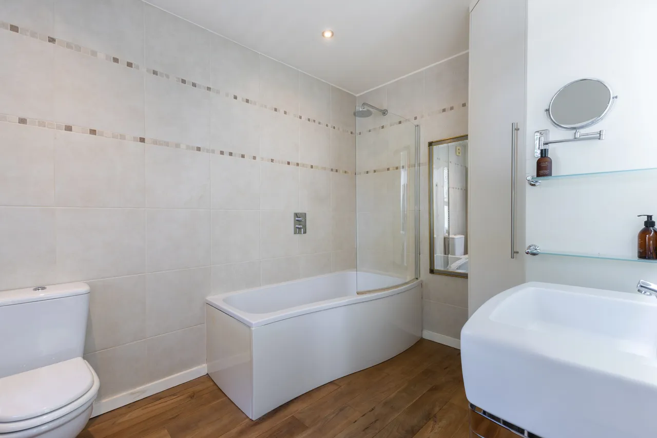 Adelaide Road, Teddington, TW11, photo 13