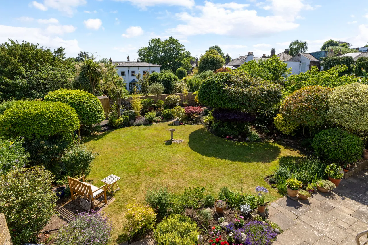 Adelaide Road, Teddington, TW11, photo 17