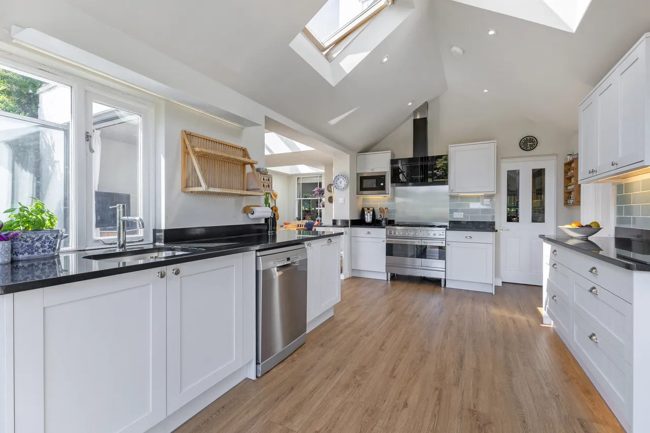 Adelaide Road, Teddington, TW11, photo 6