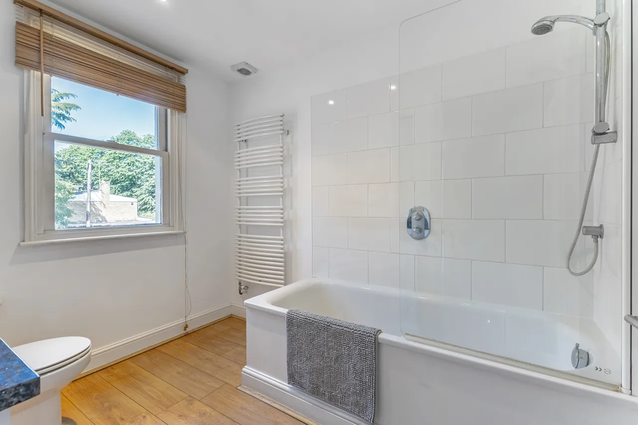 Adelaide Road, Teddington, TW11, photo 11