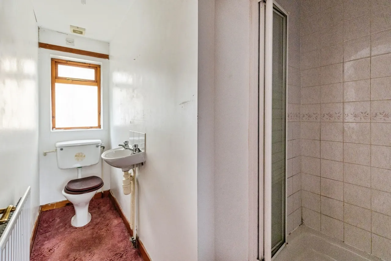 Brynisa Road, Brynteg, LL11, photo 12
