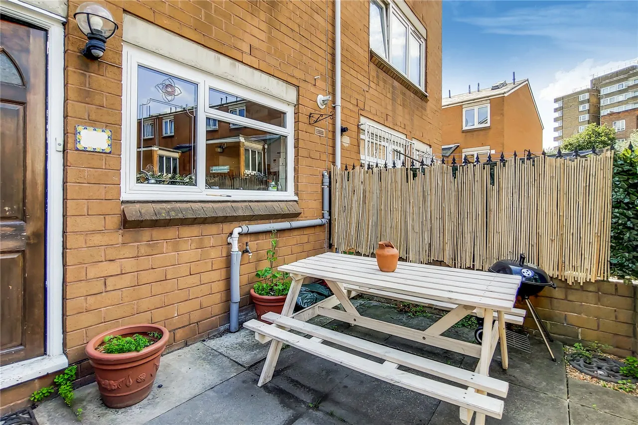 Thornbury Close, London, N16, photo 14