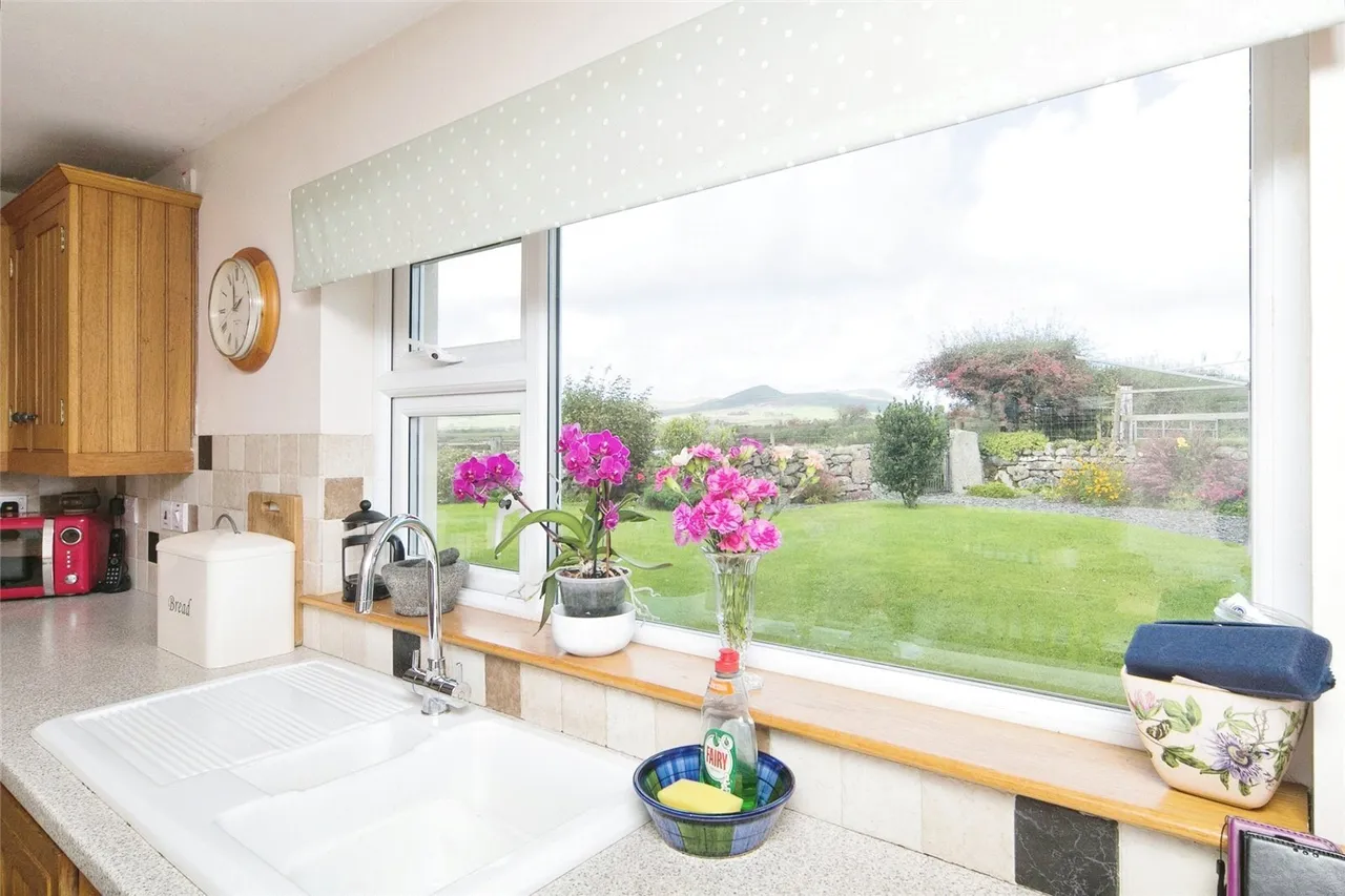 Llangybi, Pwllheli, LL53, photo 30