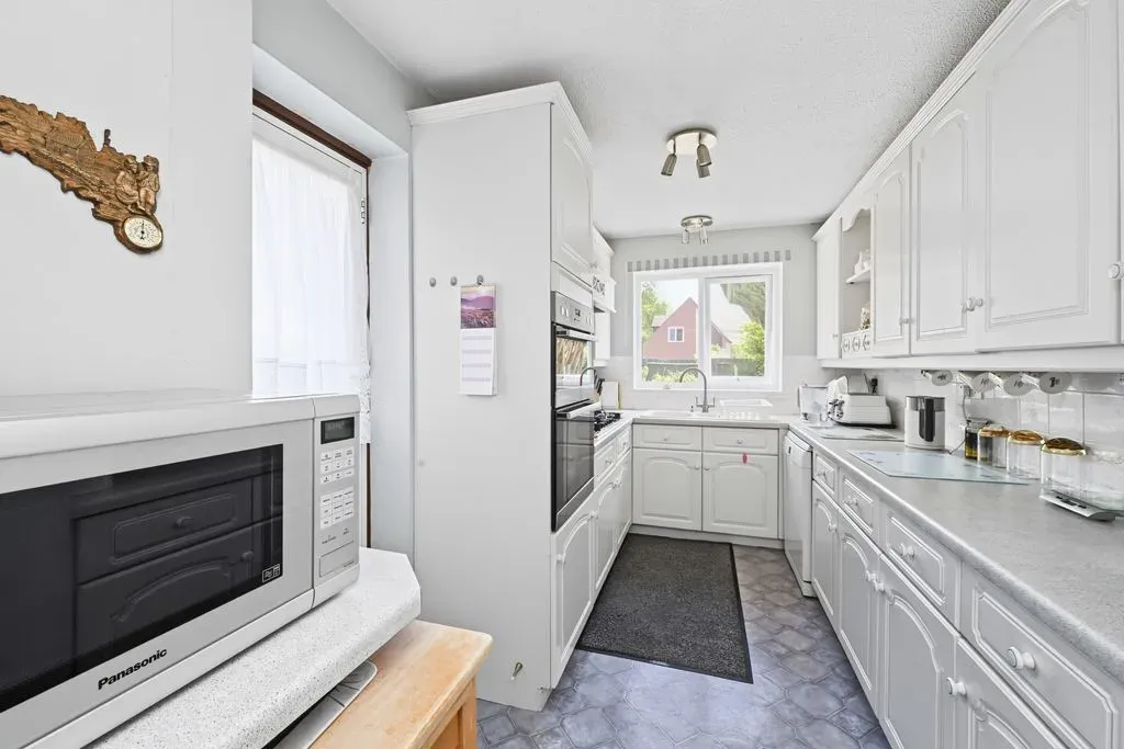Chesterfield Crescent, Wing, Leighton Buzzard, Bedfordshire, LU7 0TW, photo 10
