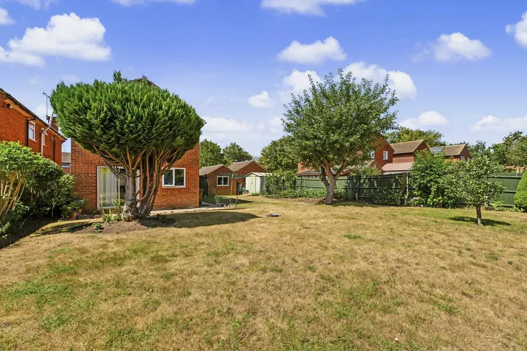 Chesterfield Crescent, Wing, Leighton Buzzard, Bedfordshire, LU7 0TW, photo 19