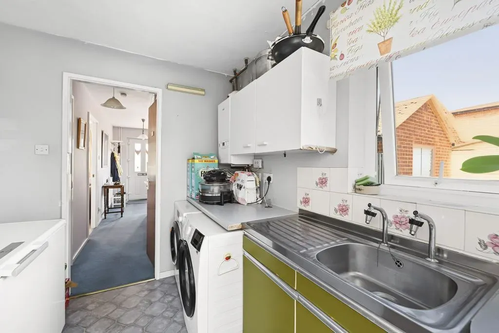 Chesterfield Crescent, Wing, Leighton Buzzard, Bedfordshire, LU7 0TW, photo 11