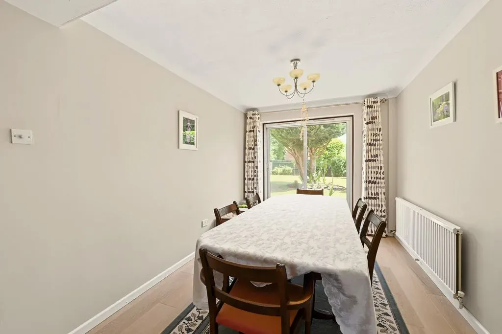 Chesterfield Crescent, Wing, Leighton Buzzard, Bedfordshire, LU7 0TW, photo 7
