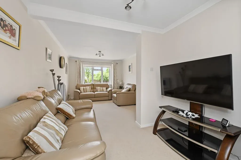 Chesterfield Crescent, Wing, Leighton Buzzard, Bedfordshire, LU7 0TW, photo 8
