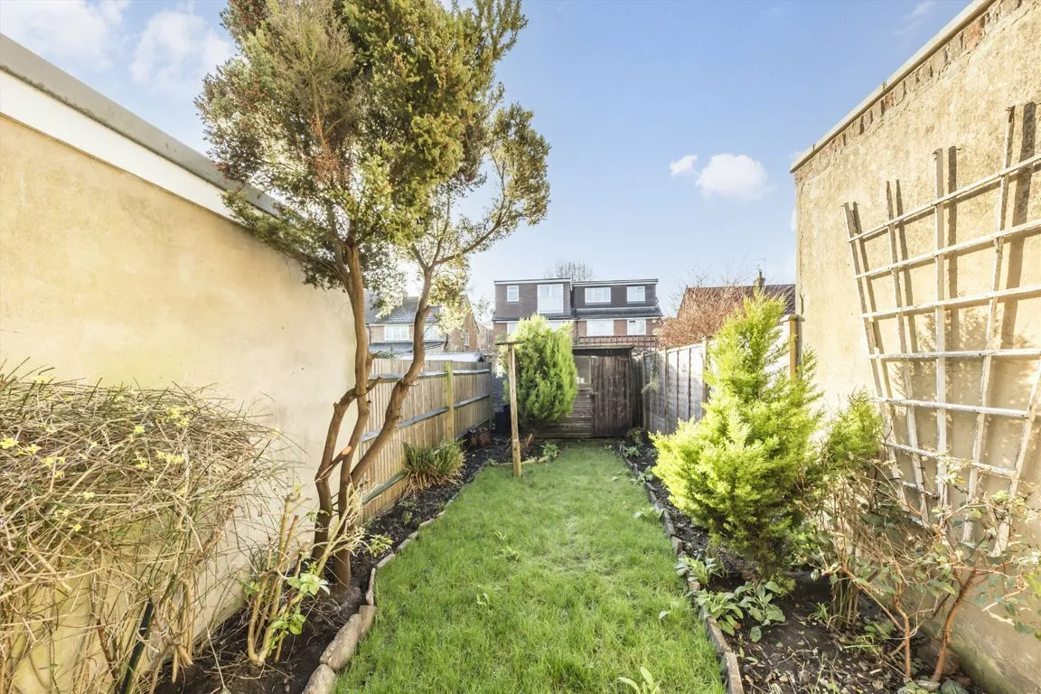 Sunnyside Road, TW11, photo 7