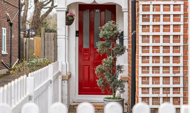 Caenwood Road, Ashtead, KT21, photo 2