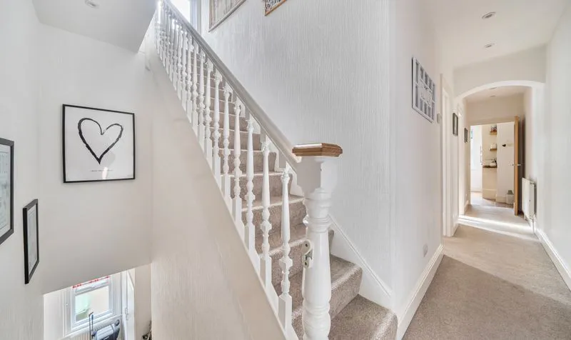 Caenwood Road, Ashtead, KT21, photo 7