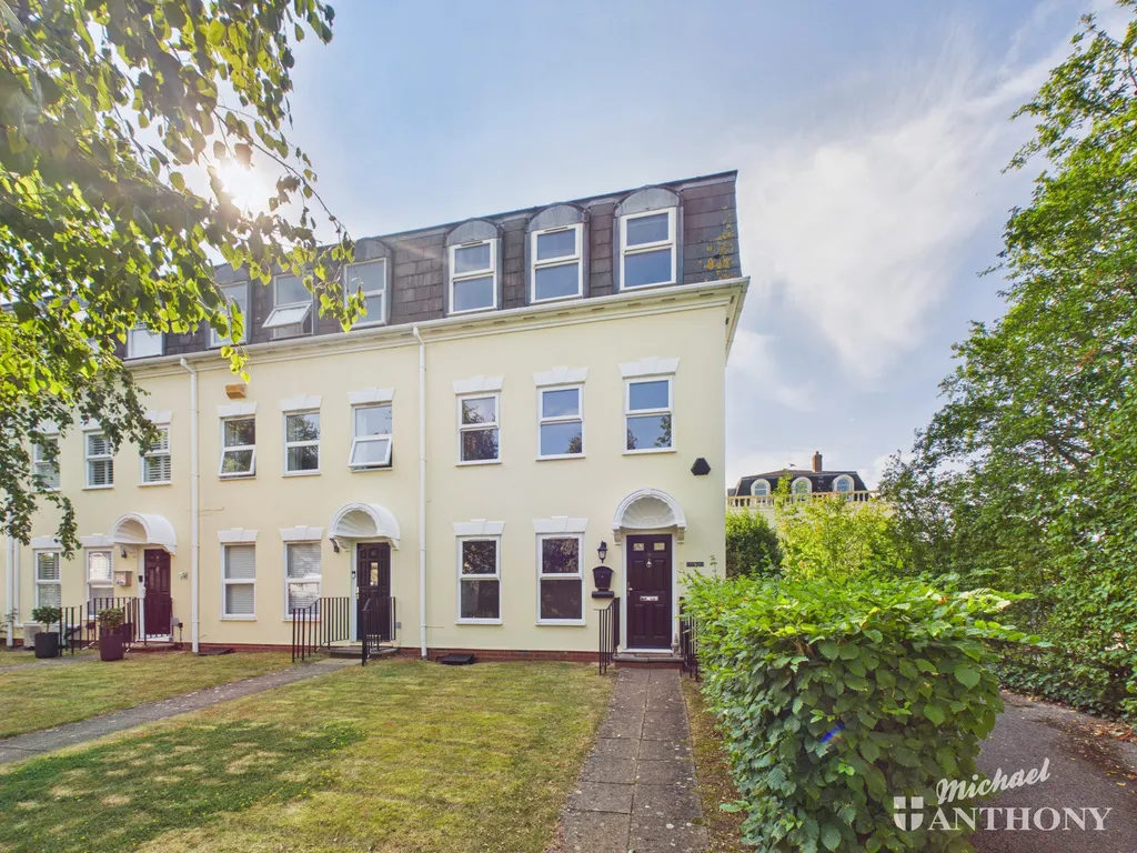 4 bed house for sale — Pipit Walk, Watermead, Aylesbury, HP19 0GG