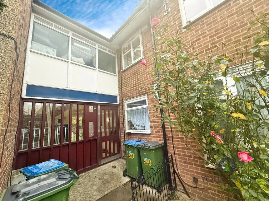 1 bed flat for sale — Mottisfont Road, London, SE2