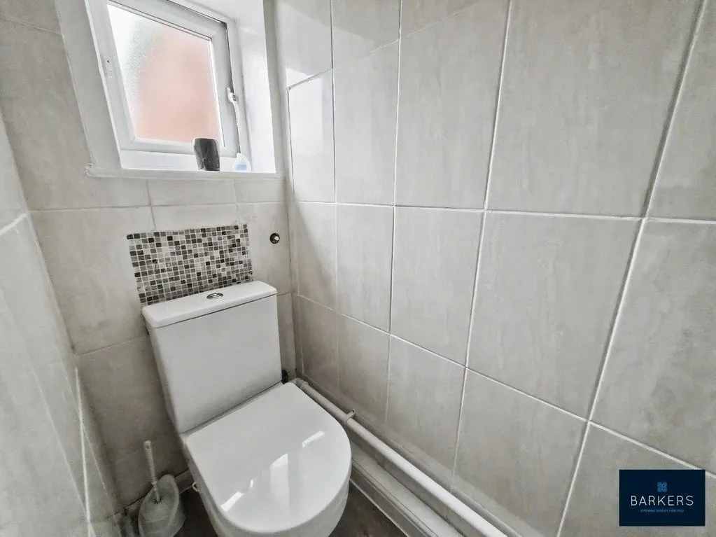 Oakview Terrace, Birstall WF17 0BZ, photo 9