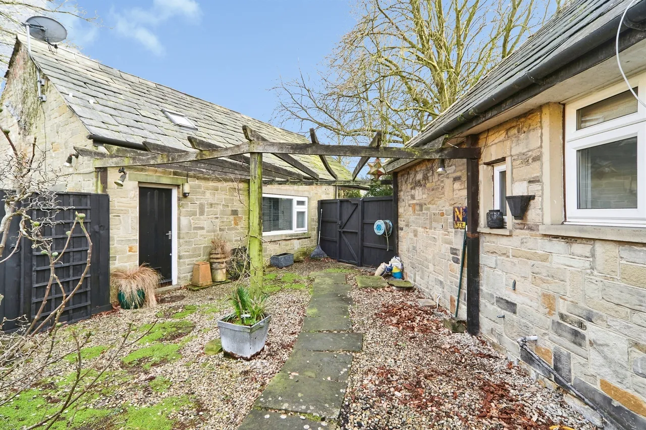 New Street, Farsley, LS28, photo 19