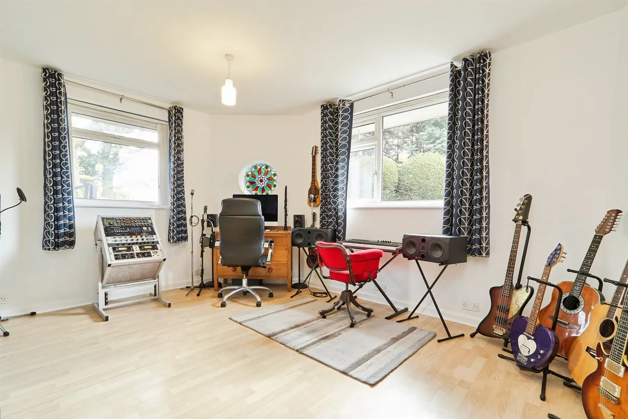 New Street, Farsley, LS28, photo 5