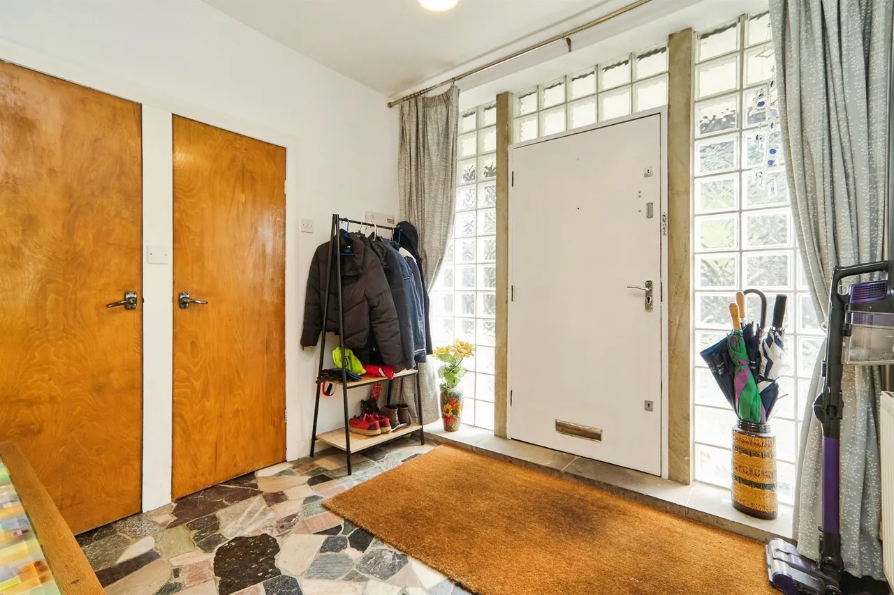 New Street, Farsley, LS28, photo 10