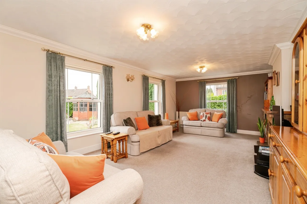 Holt Road, Fakenham, photo 2