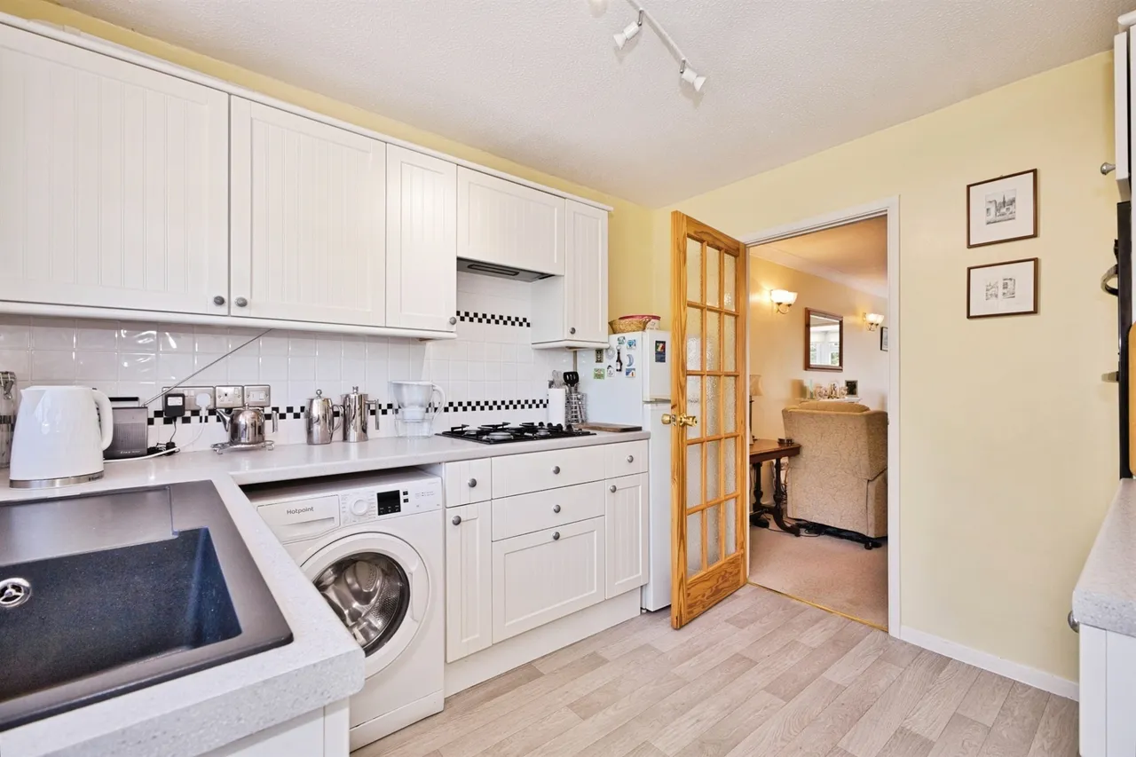 Laburnum Crescent, Crewkerne, photo 10
