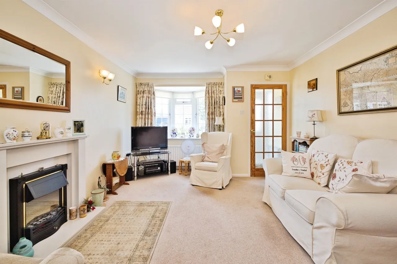 Laburnum Crescent, Crewkerne, photo 9