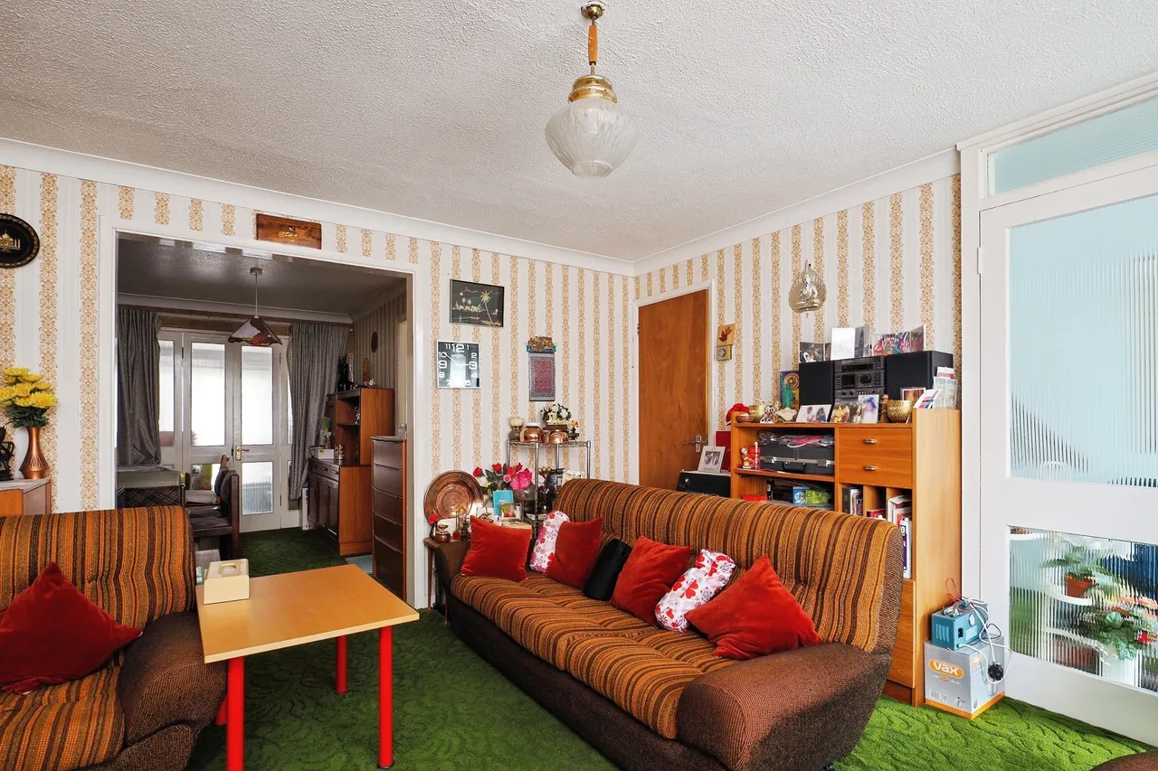Wembley Gardens, Bramcote, Nottingham, Nottinghamshire, NG9, photo 3